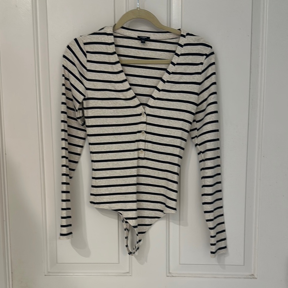 Striped V-Neck Long Sleeve Top